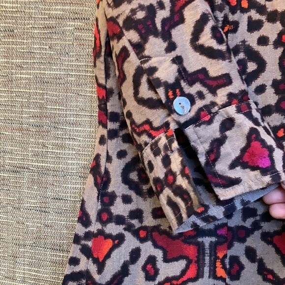 East 5th button down linen blend blouse shirt - Picture 6 of 7